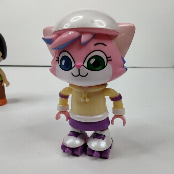 Remka Figures Asain Mom Dad Lexa Gill The Shark Ryans Doll family World Lot of 4 - Picture 13 of 16